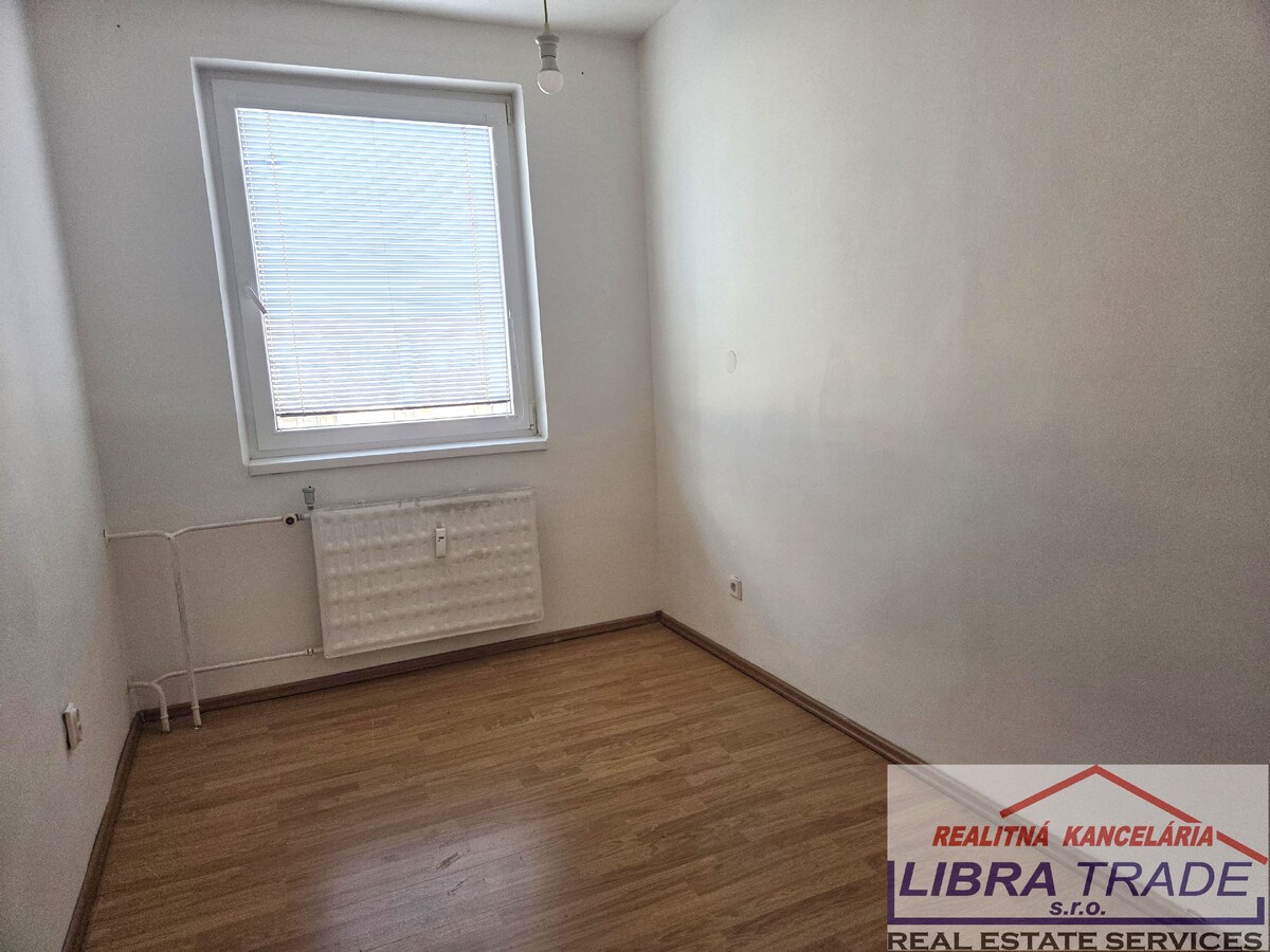 3 Izbový byt na predaj v Nových Zámkoch sídlisko JUH. — foto 4