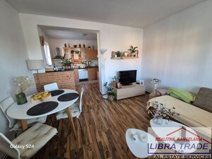 PREDAJ - Pekný 4-izbový rodinný dom po rekonštrukcii v Šuranoch. — foto 6