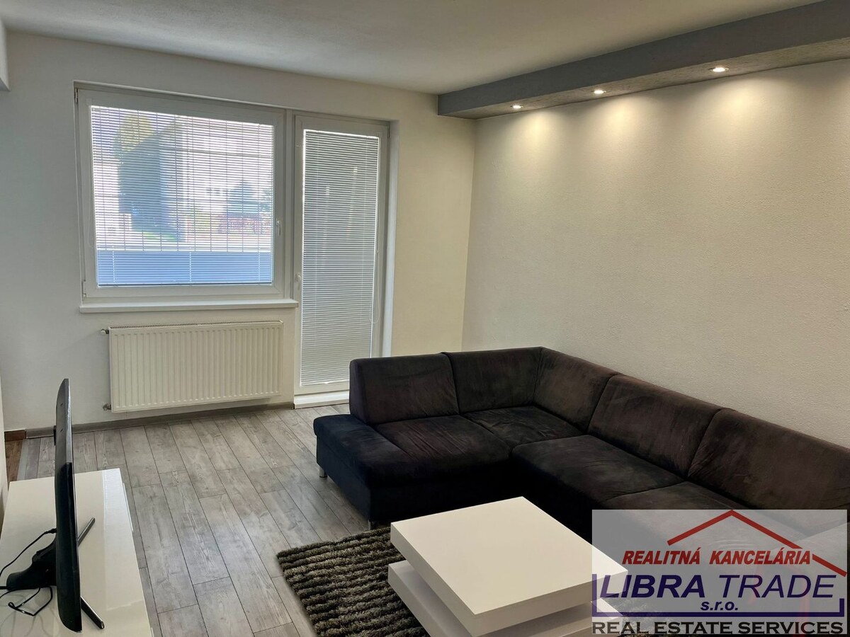 Prenájom - 2-izb.zariadený byt s balkónom v meste Šurany. — foto 2
