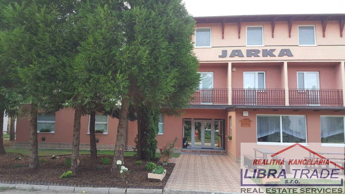 PREDAJ - penzión v areály kúpaliska Patince — foto 2