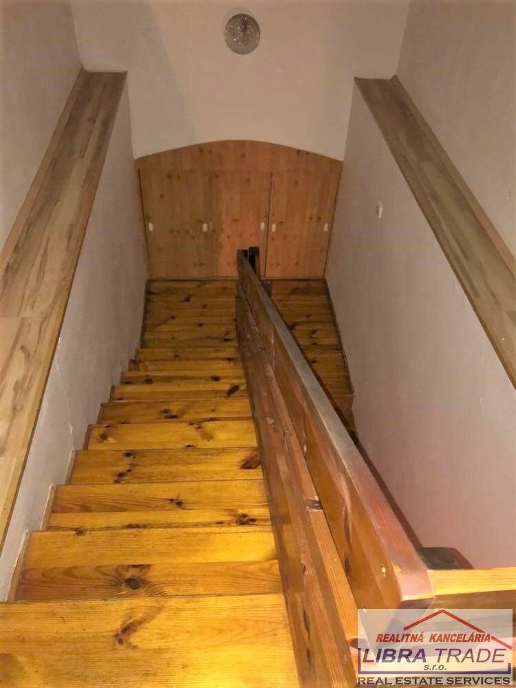Predaj - polyfunkčný objekt s 2 bytovými jednotkami a podnikateľskými priestormi v centre Komárna — foto 18