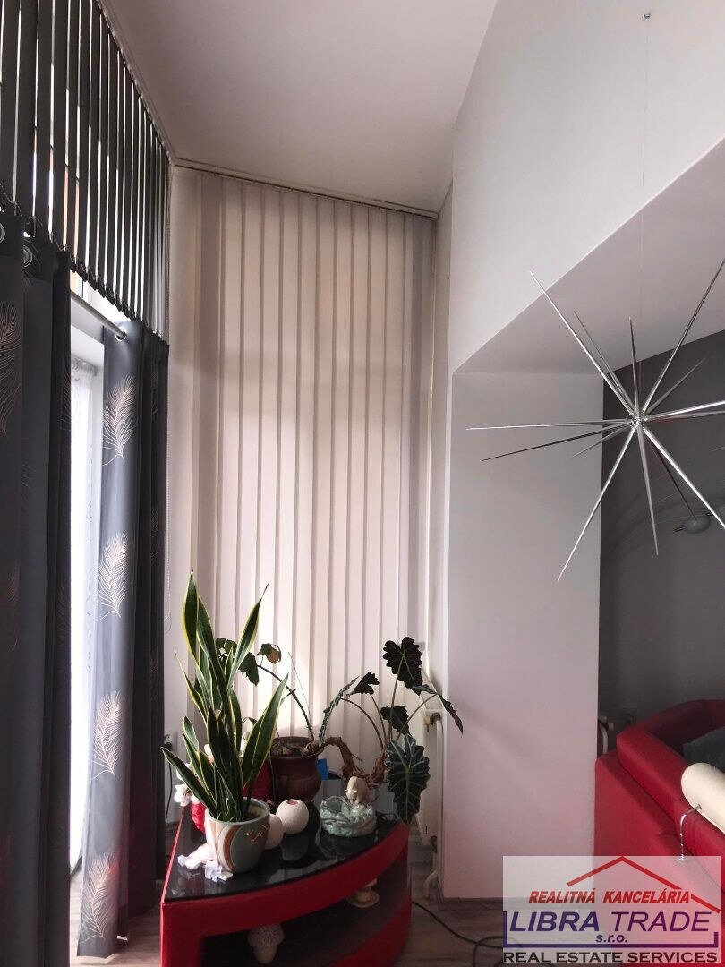 Predaj - 8 izbový rodinný dom pre viacčlennú rodinu vhodný aj pre podnikanie v Komárne — foto 35
