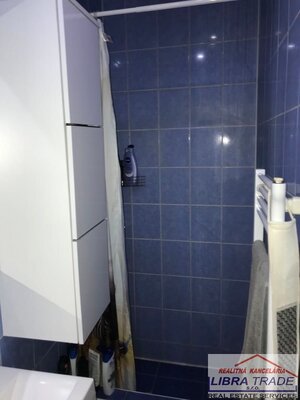 Predaj - 8 izbový rodinný dom pre viacčlennú rodinu vhodný aj pre podnikanie v Komárne — foto 20
