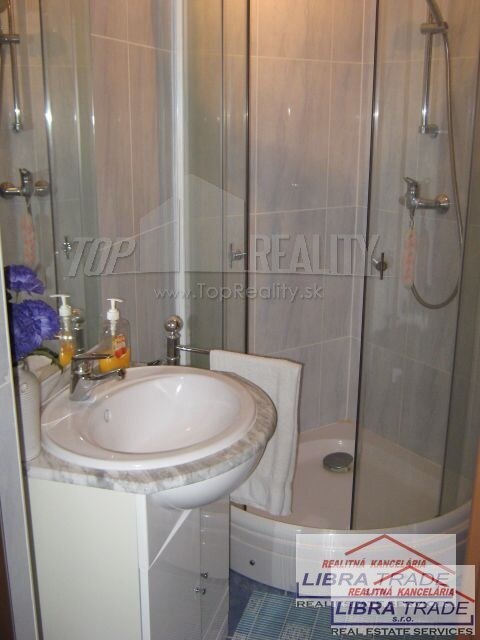 Veľký dvojgeneračný RD pri kúpelnom meste Štúrovo — foto 22