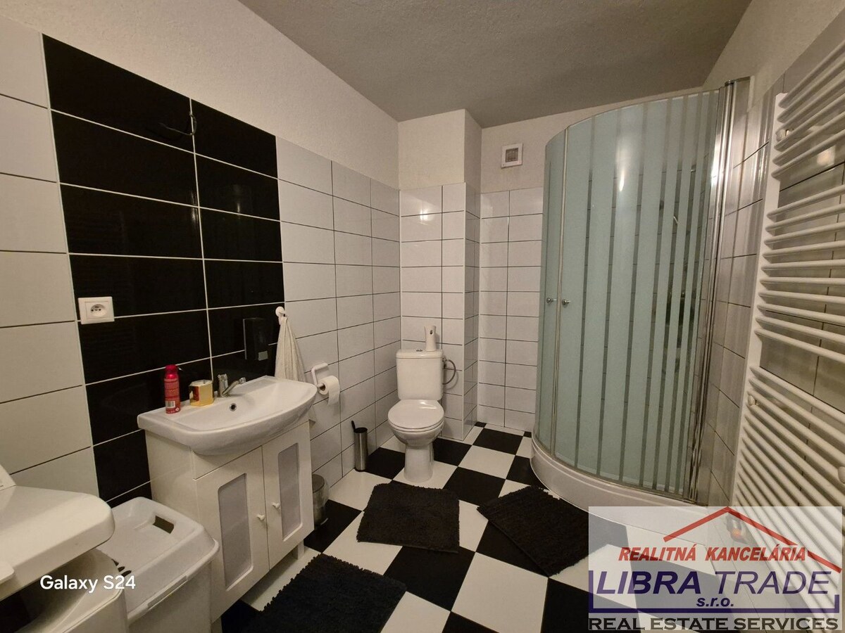 /Exkluzívne iba u Nás/Predaj 7-izb.RD po kompletnej rekonštrukcii v Šuranoch. — foto 9