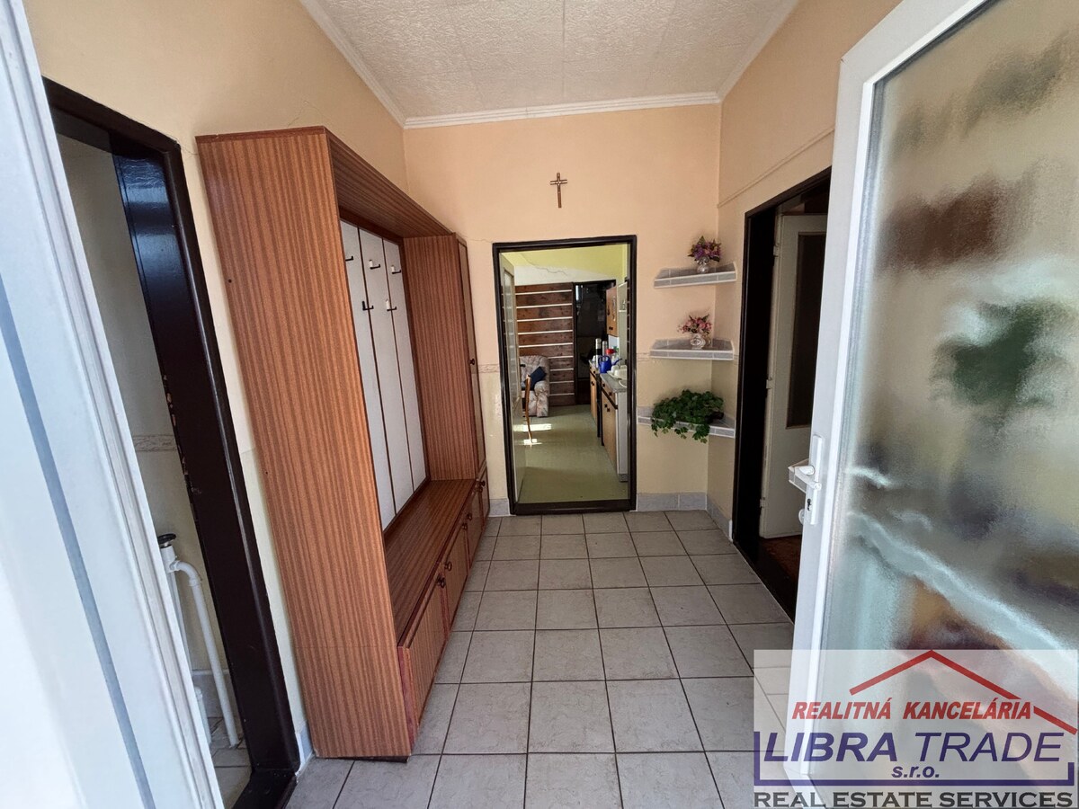 Na predaj rodinný dom v obci Dvory nad Žitavou — foto 9