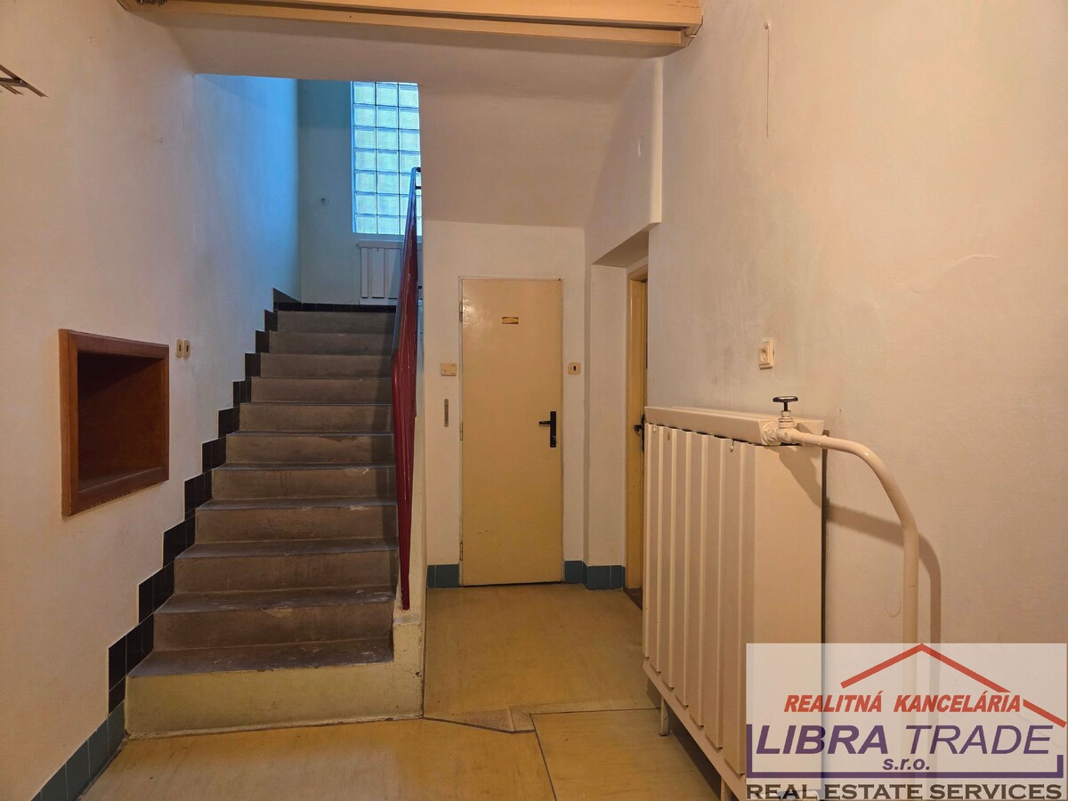 Rodinný dom na predaj v obci Dvory nad Žitavou. — foto 10