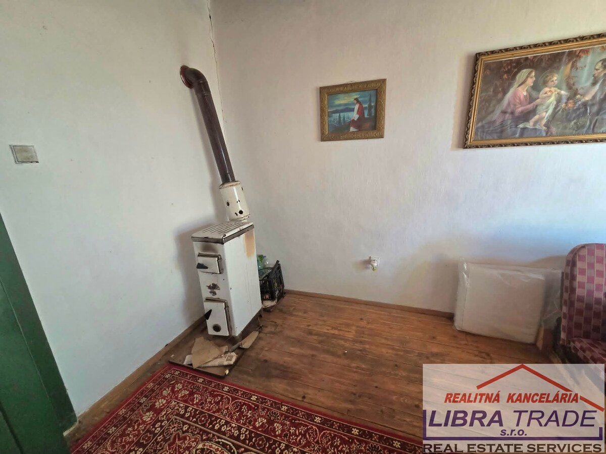 Ponúkame na predaj útulný domček v obci Sikenička. — foto 6