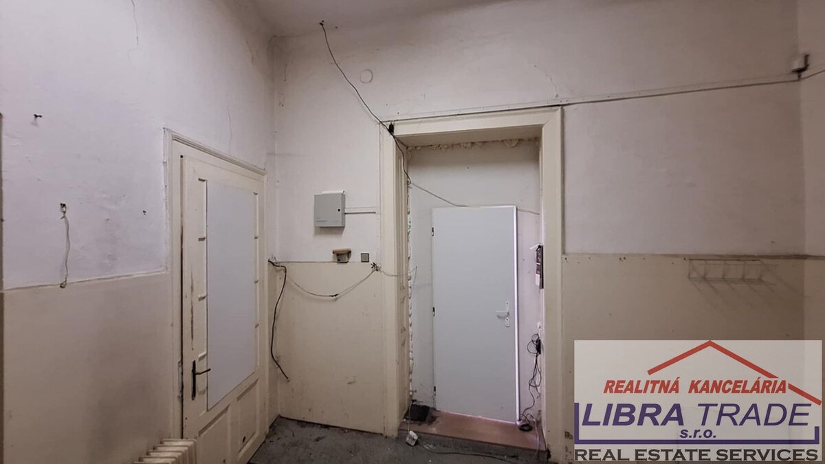 PREDAJ - Obchodného priestoru/kancelárie v centre Nových Zámkov DOHODA MOŽNÁ!  — foto 11