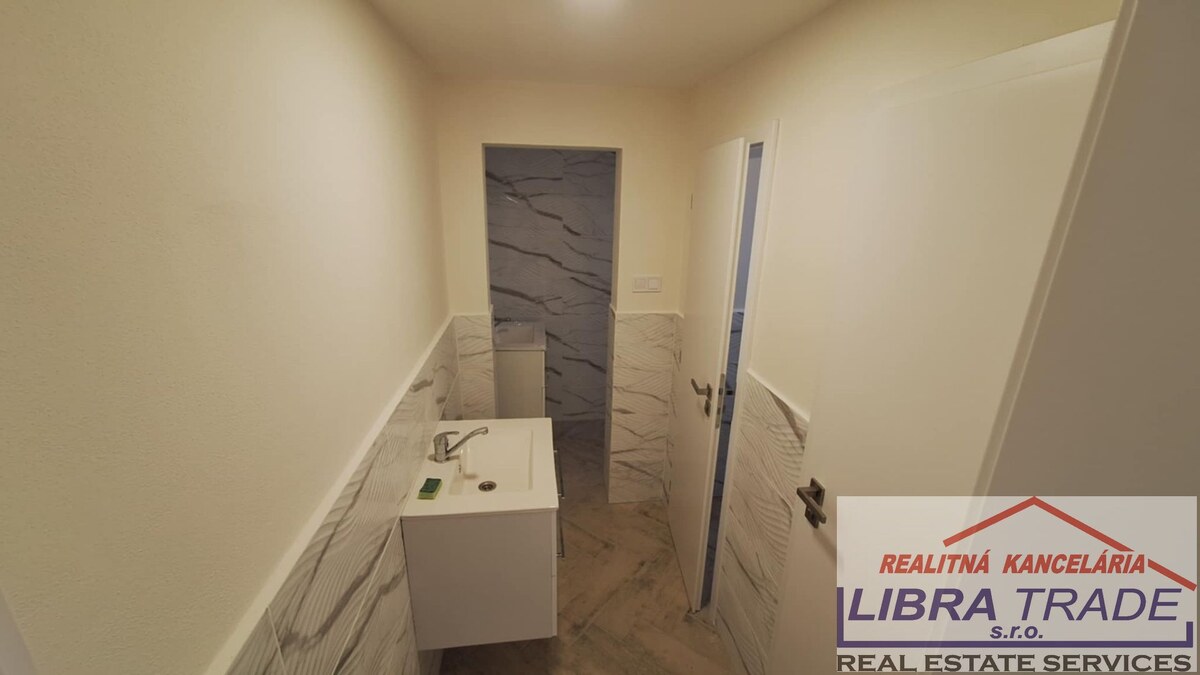 PREDAJ - Polyfunkčný objekt, ktorý sa skladá z 3 samostatných kancelárií, Nová Stráž — foto 23
