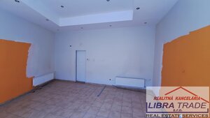 PREDAJ - Obchodného priestoru/kancelárie v centre Nových Zámkov DOHODA MOŽNÁ!  — foto 4