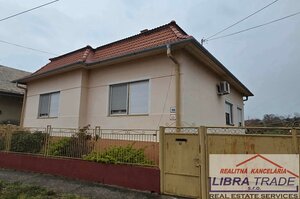 Ponúkame na predaj rodinný dom s pekným pozemkom v obci Gbelce. — foto 1
