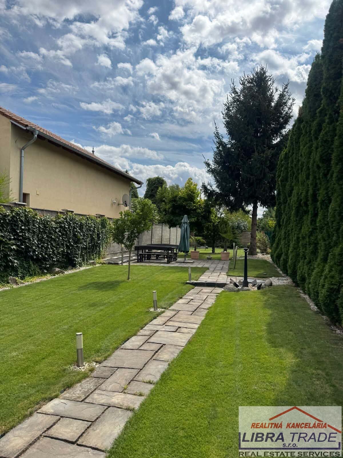 PREDAJ - záhrada s murovanou chatou s výhľadom na Dunaj na Alžbetinom ostrove v Komárne  — foto 6