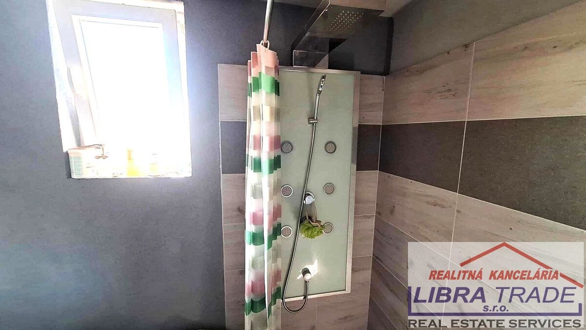 EXKLUZIÍVNY PREDAJ/VÝMENA - veľký 2 izbový rodinný dom po kompletnej rekonštrukcií v Zlatnej na Ostrove — foto 12