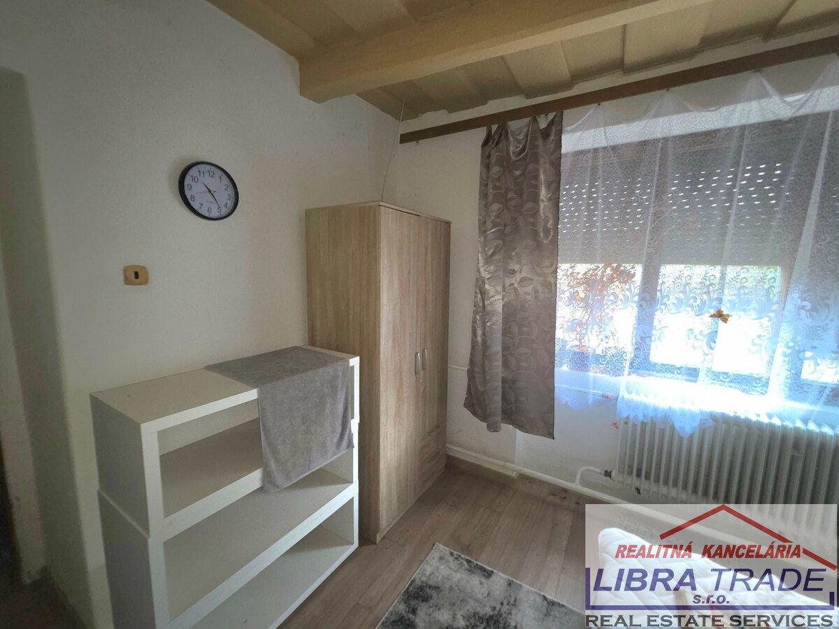 Rodinný dom s krásnym pozemkom v blízkosti mŕtveho ramena Ipľa v obci Pastovce.  — foto 6