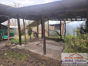 Rodinný dom s krásnym pozemkom v blízkosti mŕtveho ramena Ipľa v obci Pastovce.  — foto 12