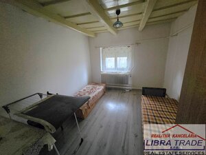 Rodinný dom s krásnym pozemkom v blízkosti mŕtveho ramena Ipľa v obci Pastovce.  — foto 7