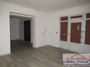 Na podnikateľské účely - Na predaj tri stavby v radovej zástavbe na Nábrežnej ulici v Nových Zámkoch. — foto 3