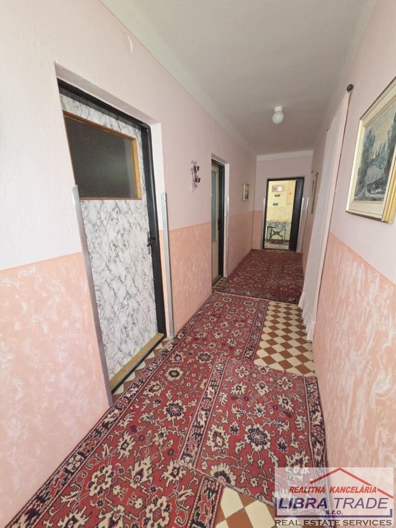 PREDAJ poschodový rodinný dom v obci Pastovce s pekným pozemkom. ODPORÚČAME. — foto 15