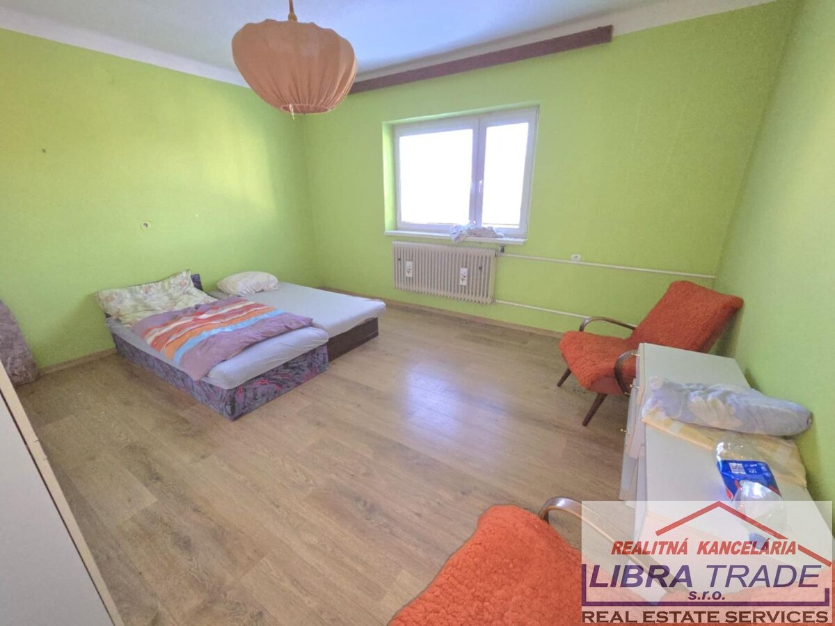 PREDAJ poschodový rodinný dom v obci Pastovce s pekným pozemkom. ODPORÚČAME. — foto 7