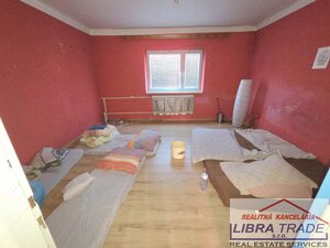 PREDAJ poschodový rodinný dom v obci Pastovce s pekným pozemkom. ODPORÚČAME. — foto 13