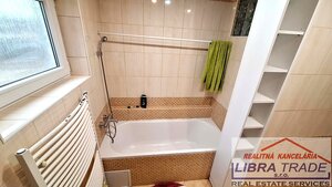 EXKLUZÍVNY PREDAJ - 4 izbový kompletne prerobený rodinný dom s garážou v Novej Stráži časť Komárna — foto 11