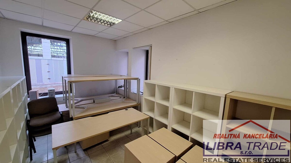 PREDAJ - PRIEMYSELNÉHO AREÁLU V KOMÁRNE ČASŤ NOVÁ STRÁŽ  DOHODA MOŽNÁ! — foto 17