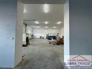 NA PRENÁJOM vám ponúkam murovaný sklad s 3 garážovými bránami a kanceláriami v Komárne — foto 15