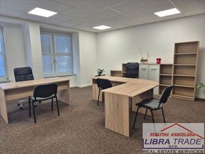 Kancelárske priestory do prenájmu v Nových Zámkoch, centrum. — foto 2