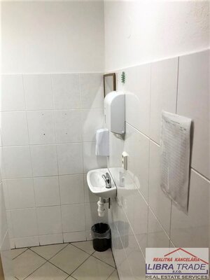 PREDAJ - ZABEHNUTÝ PENZIÓN S REŠTAURÁCIOU V CENTRE KOMÁRNA — foto 22