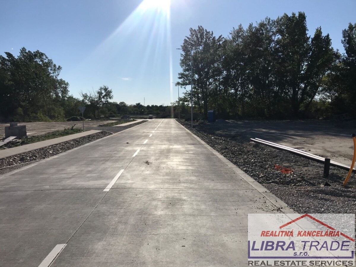 PREDAJ - Pozemky na priemyselné účely! Možná aj výstavba haly na mieru! Bratislavská cesta, Komárno — foto 2