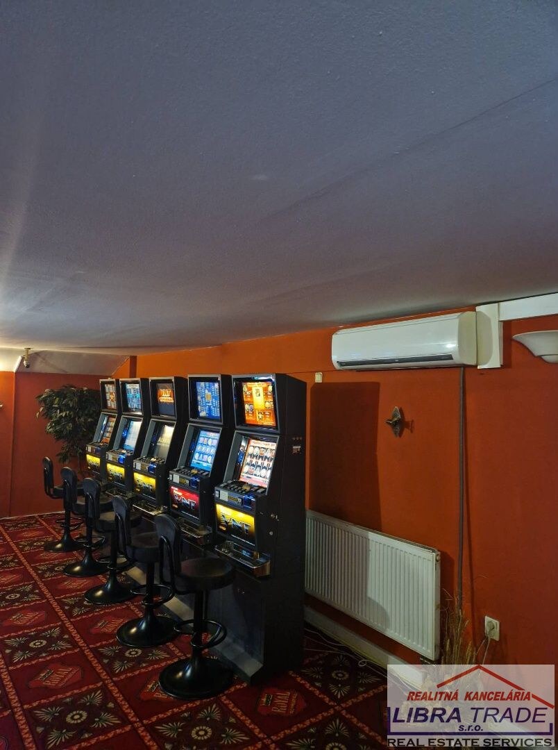 PRENÁJOM - priestor v centre Komárna na NÁDVORÍ EURÓPY — foto 5