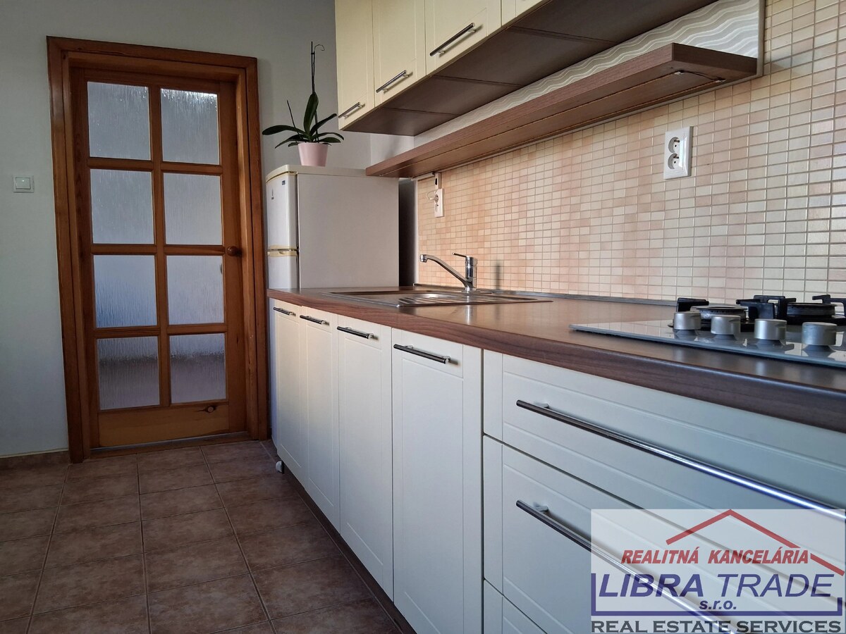 Prenájom- zariadený 3-izb.byt ul.MDŽ Šurany — foto 4