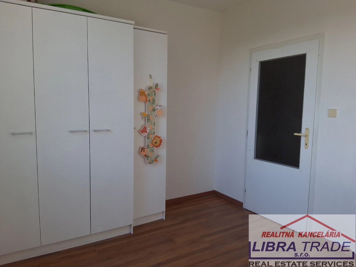 Prenájom- zariadený 3-izb.byt ul.MDŽ Šurany — foto 8