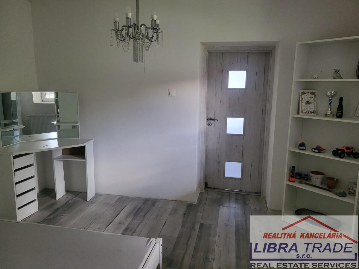 Predaj - 4-izbový rodinný dom v meste Šurany, časť Nitriansky Hrádok. — foto 6