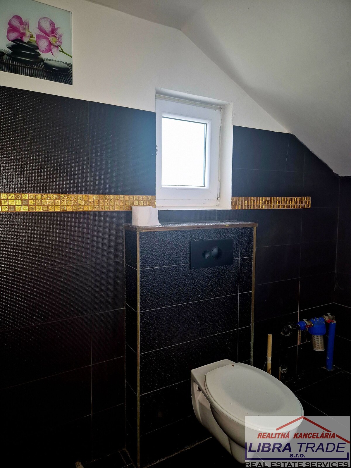 Predaj - 4-izbový rodinný dom v meste Šurany, časť Nitriansky Hrádok. — foto 9