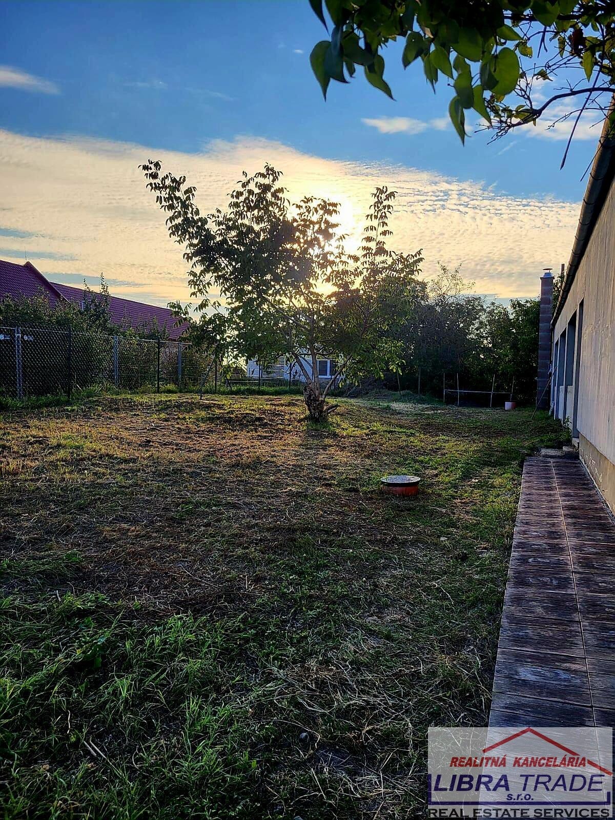 Predaj - 4-izbový rodinný dom v meste Šurany, časť Nitriansky Hrádok. — foto 10