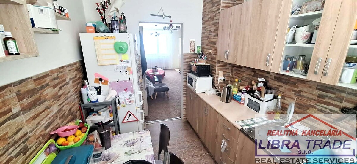 PREDAJ/VÝMENA ZA DOM - 3 izbový byt s loggiou po kompletnej rekonštrukcií na VII. sídlisku v Komárne  — foto 3