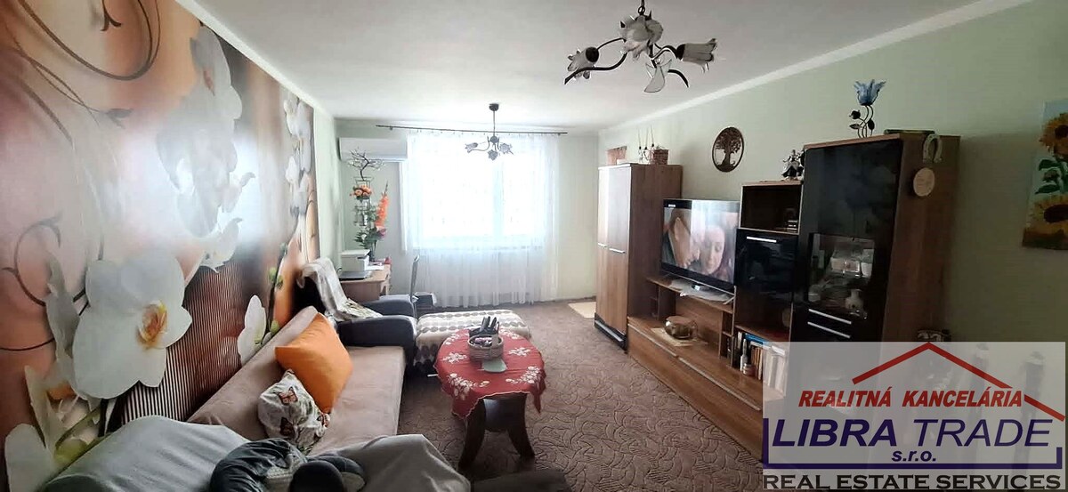 PREDAJ/VÝMENA ZA DOM - 3 izbový byt s loggiou po kompletnej rekonštrukcií na VII. sídlisku v Komárne  — foto 4