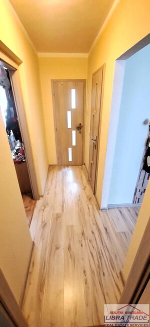 PREDAJ/VÝMENA ZA DOM - 3 izbový byt s loggiou po kompletnej rekonštrukcií na VII. sídlisku v Komárne  — foto 7