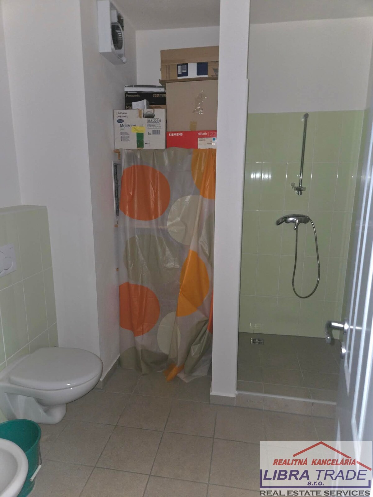  Bratislava-Petržalka Na predaj administratívne /nebytové/ priestory, kancelária. — foto 9