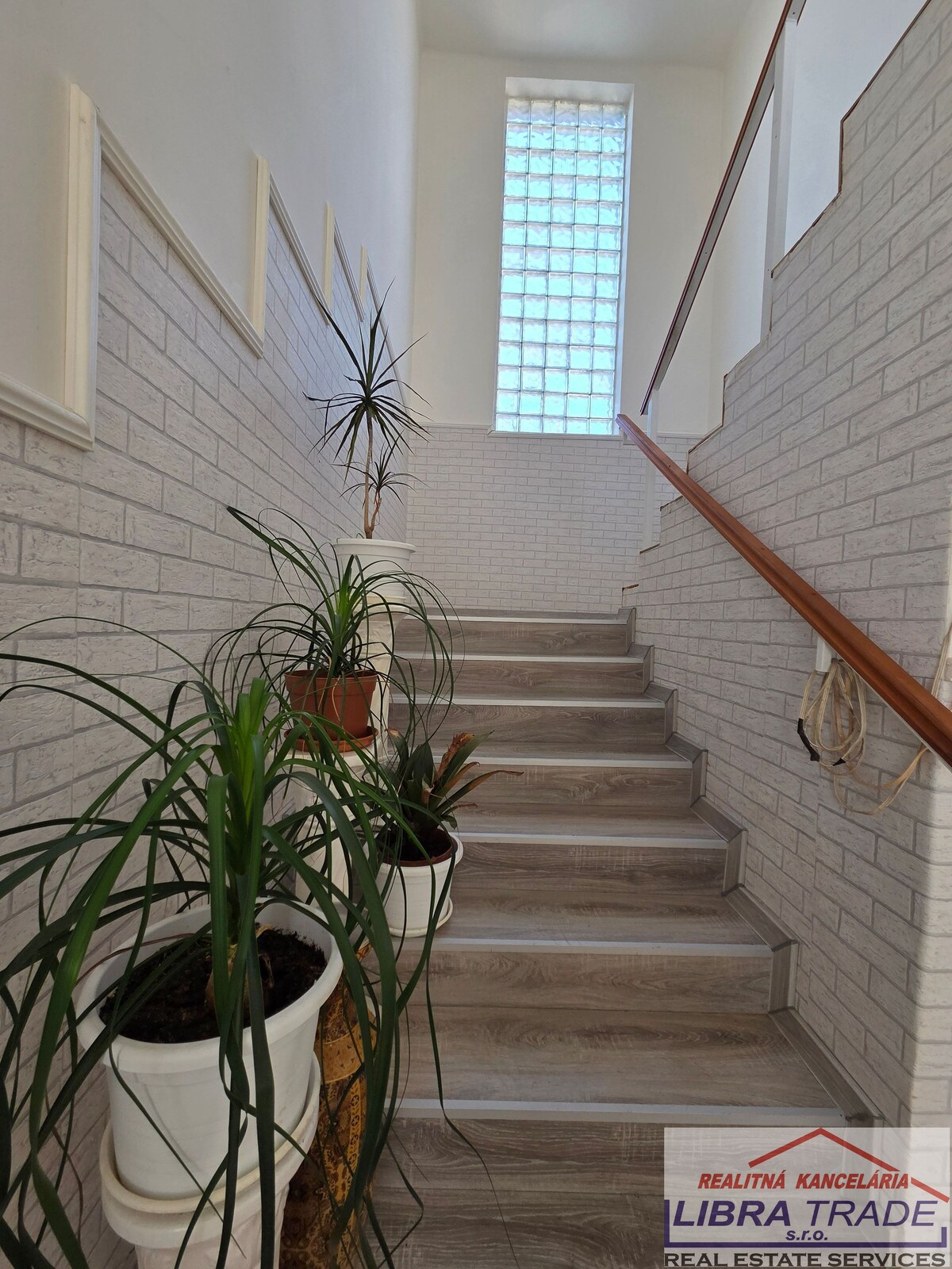 Rodinný dom na predaj v obci Kolárovo. — foto 15