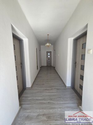 Rodinný dom na predaj v obci Kolárovo. — foto 29
