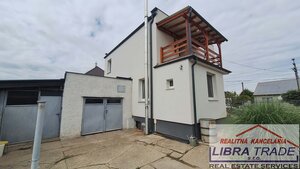 PREDAJ - Čiastočne prerobený 5 izbový poschodový rodinný dom so záhradou a garážou v obci IŽA — foto 1