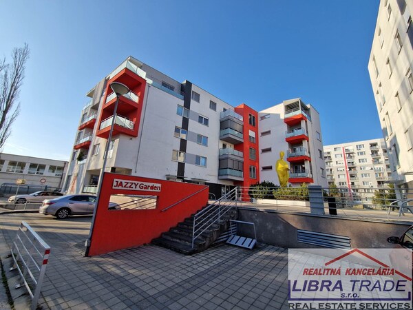PREDAJ - Parkovacie miesto v JAZZY GARDEN na ulici Lodnej v Komárne 
